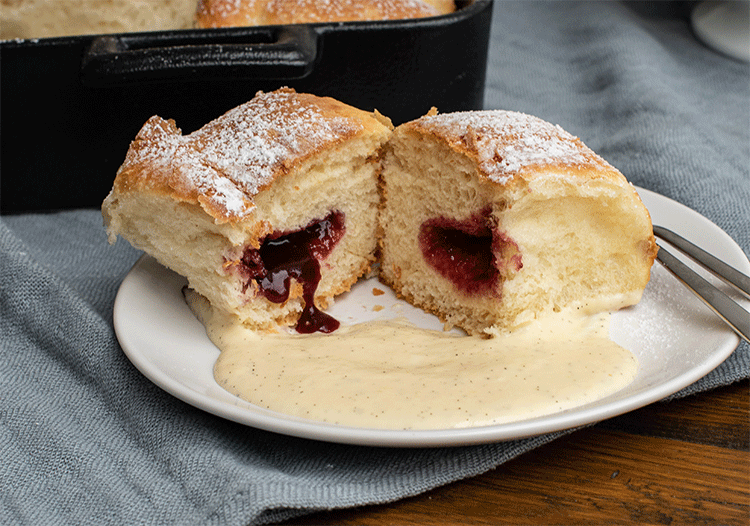 Buchteln mit Vanillesoße (Übernachtgare) - Küchenmomente