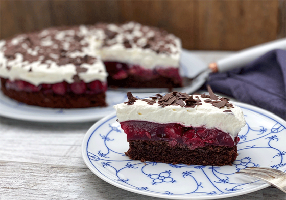 Schoko-Kirsch-Torte mit Sahne - Küchenmomente